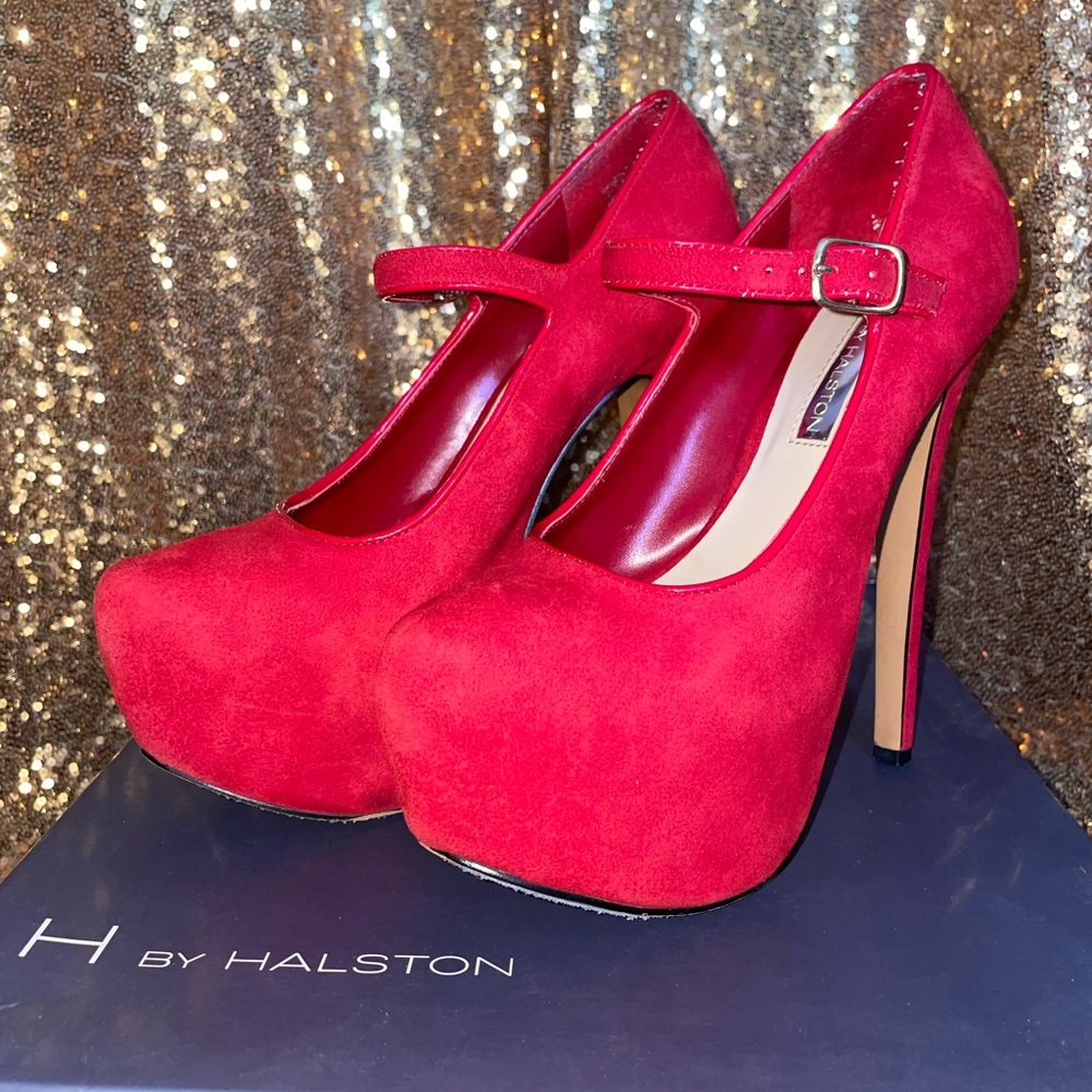 Red Suede Platform Heels • Size 5.5 • Strap • Can fit a size 5 • Great Condition
